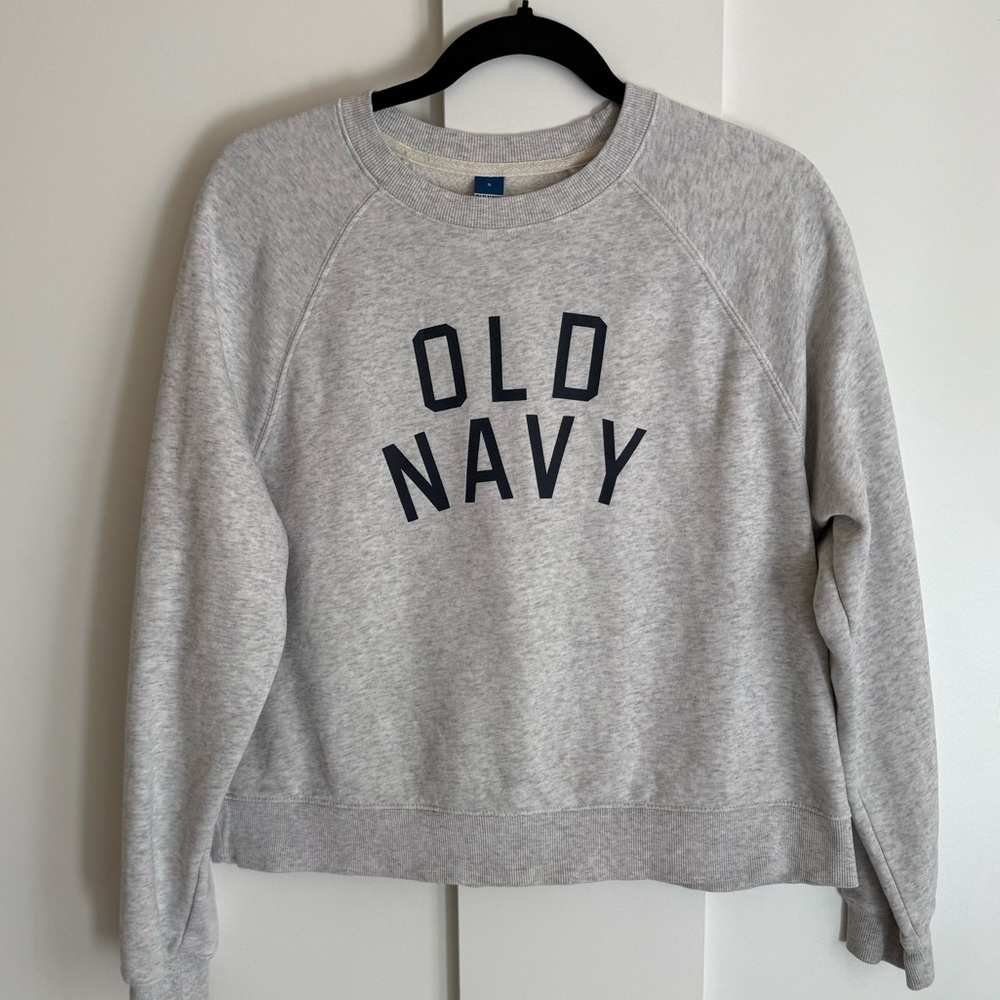 Old Navy Sweatshirt Classic Sweater Gray Blue Casual Back to School Weekend Comf